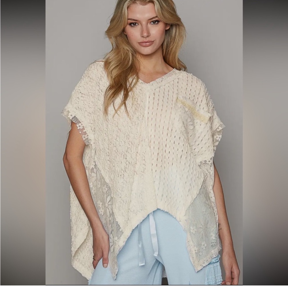 POL Oversized V-Neck short sleeve lace front pocket top L